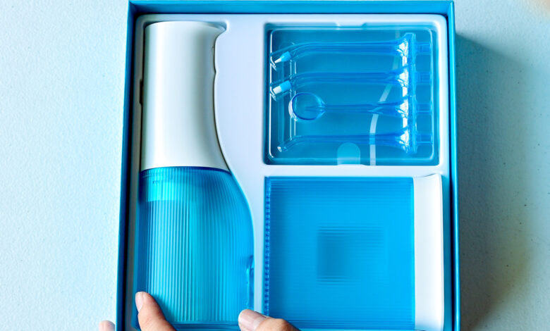 review máy tăm nước xiaomi soocas w3 pro được đóng gói chỉn chu với hộp đựng màu xanh biển